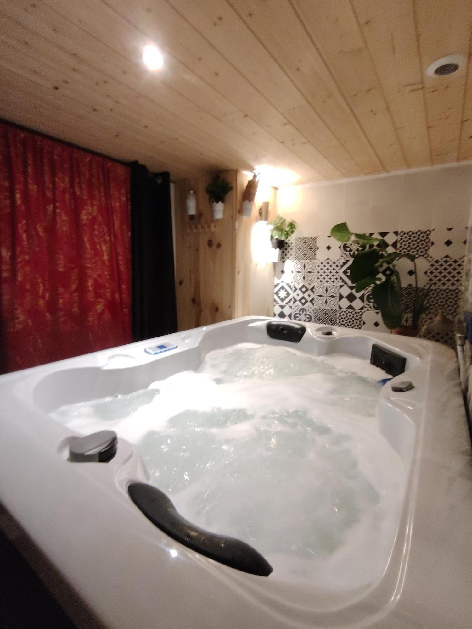 Sweet Loft Grenoble-Love Room Avec Jacuzzi & Sauna Exterior foto