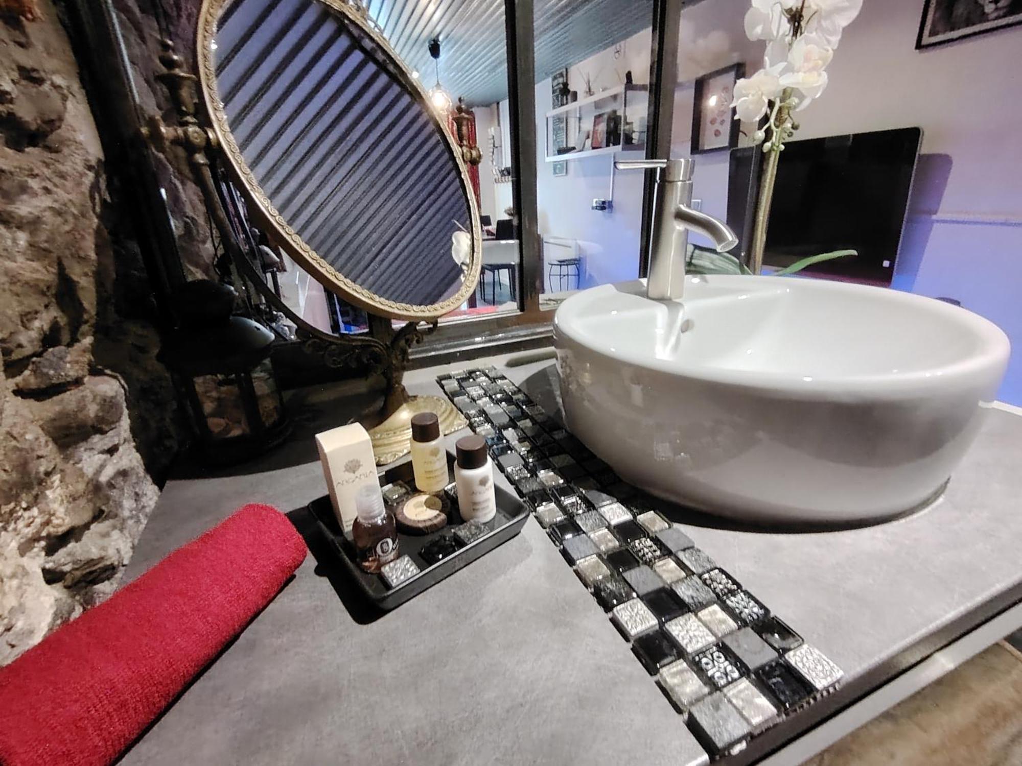 Sweet Loft Grenoble-Love Room Avec Jacuzzi & Sauna Exterior foto